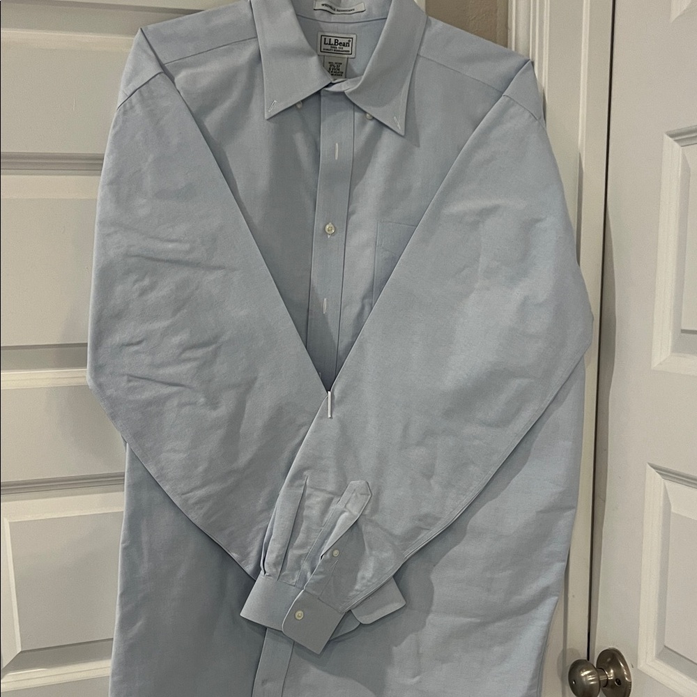 L.L. Bean Men's Sky Blue Dress Shirt